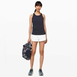 A Lululemon Hotty Hot Short *High-Rise 2.5"